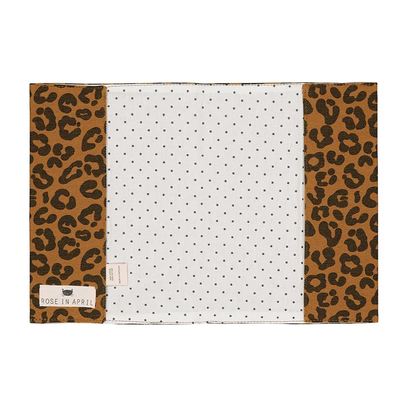 ROSE IN APRIL - PROTEGE CARNET DE SANTE GRAOU CARAMEL -  littlecasba.com