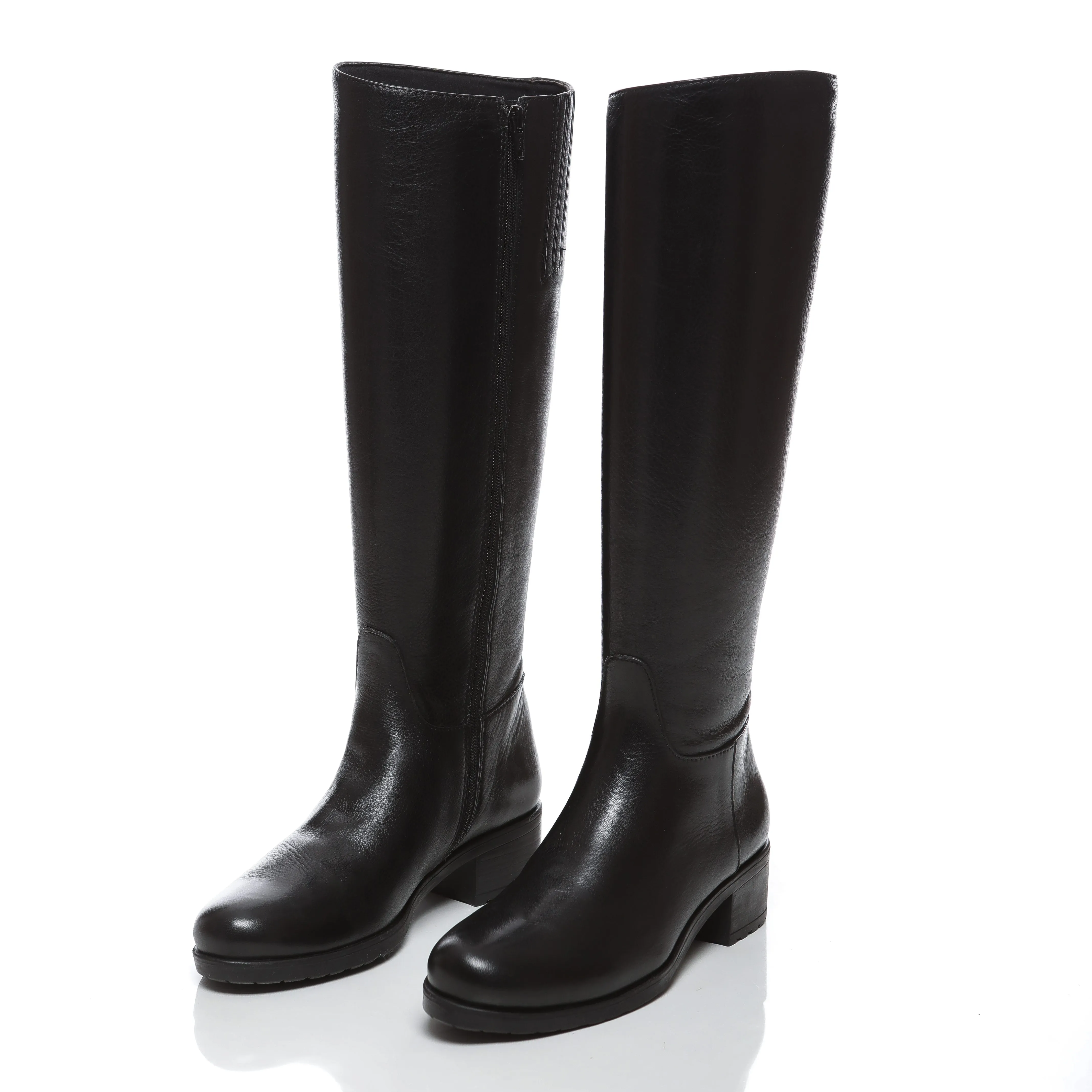 Sérénité – Pièces iconiques en cuir pour femme